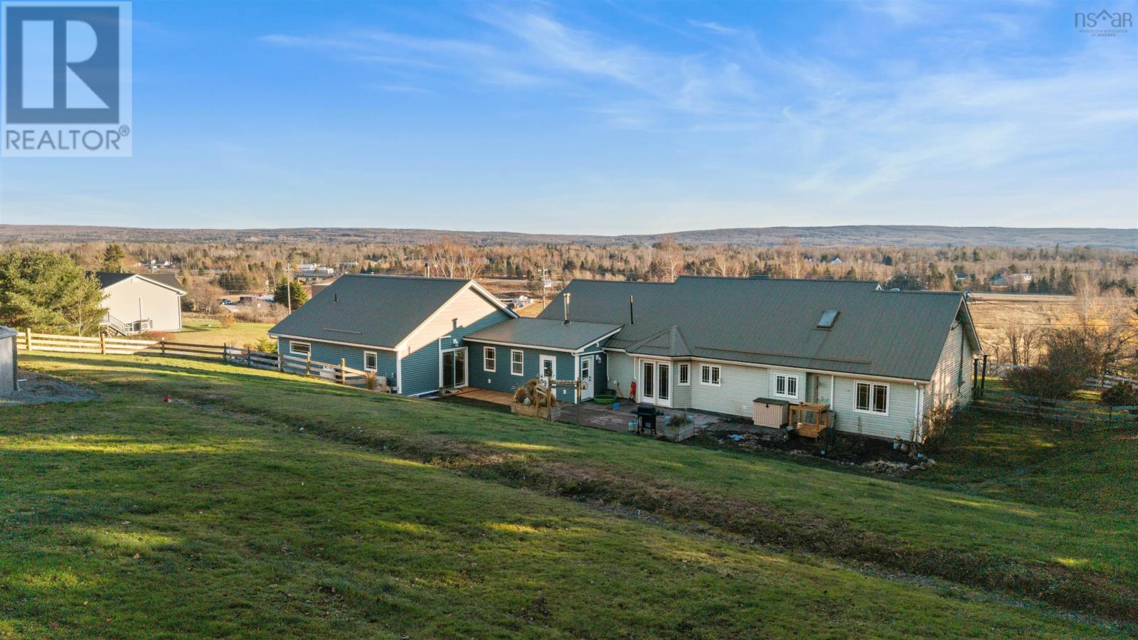Property 24 of 47 of 935 BROOKSIDE Road