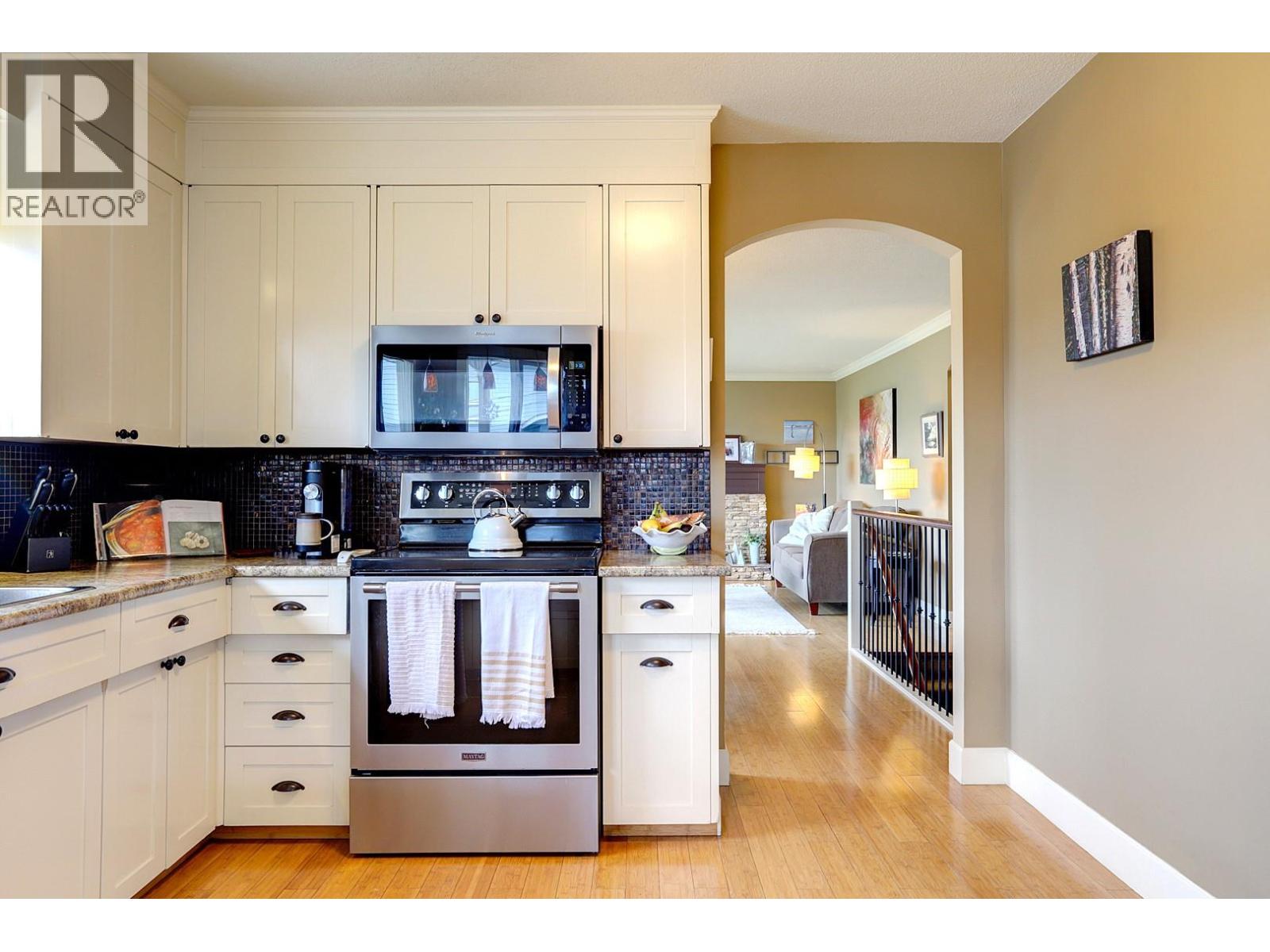 8308 Kalview Drive, Coldstream