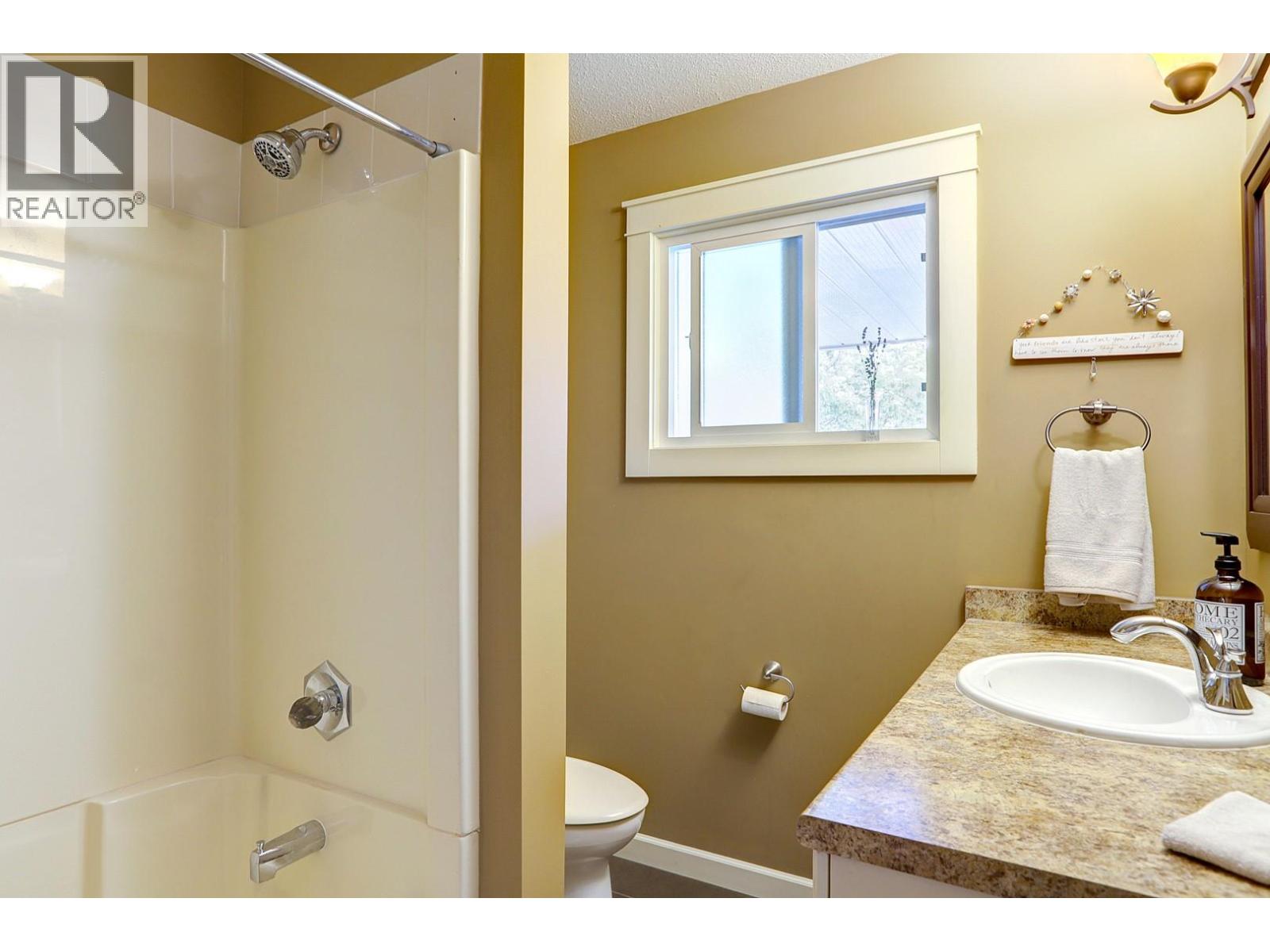8308 Kalview Drive, Coldstream