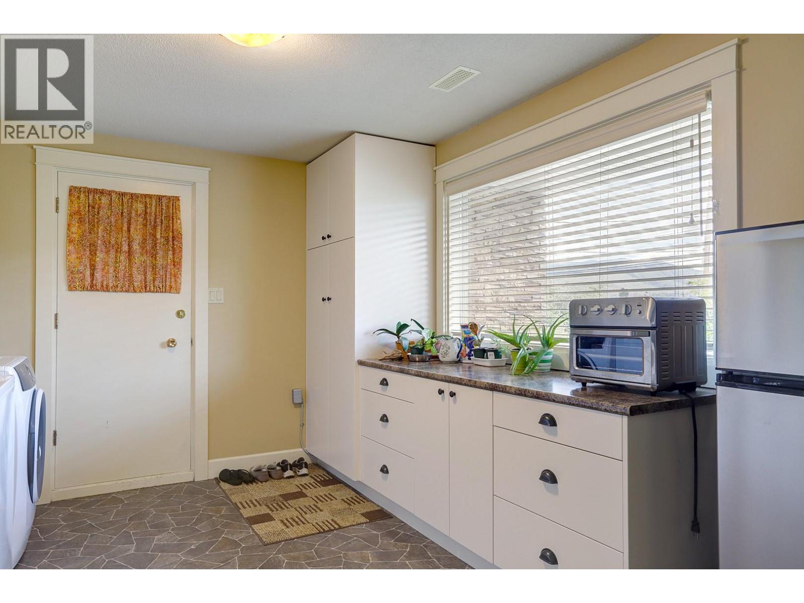 8308 Kalview Drive, Coldstream