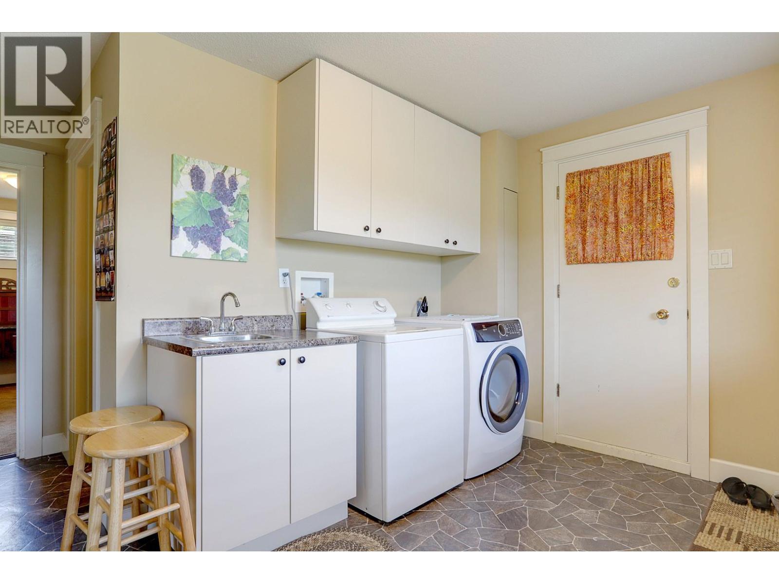 8308 Kalview Drive, Coldstream