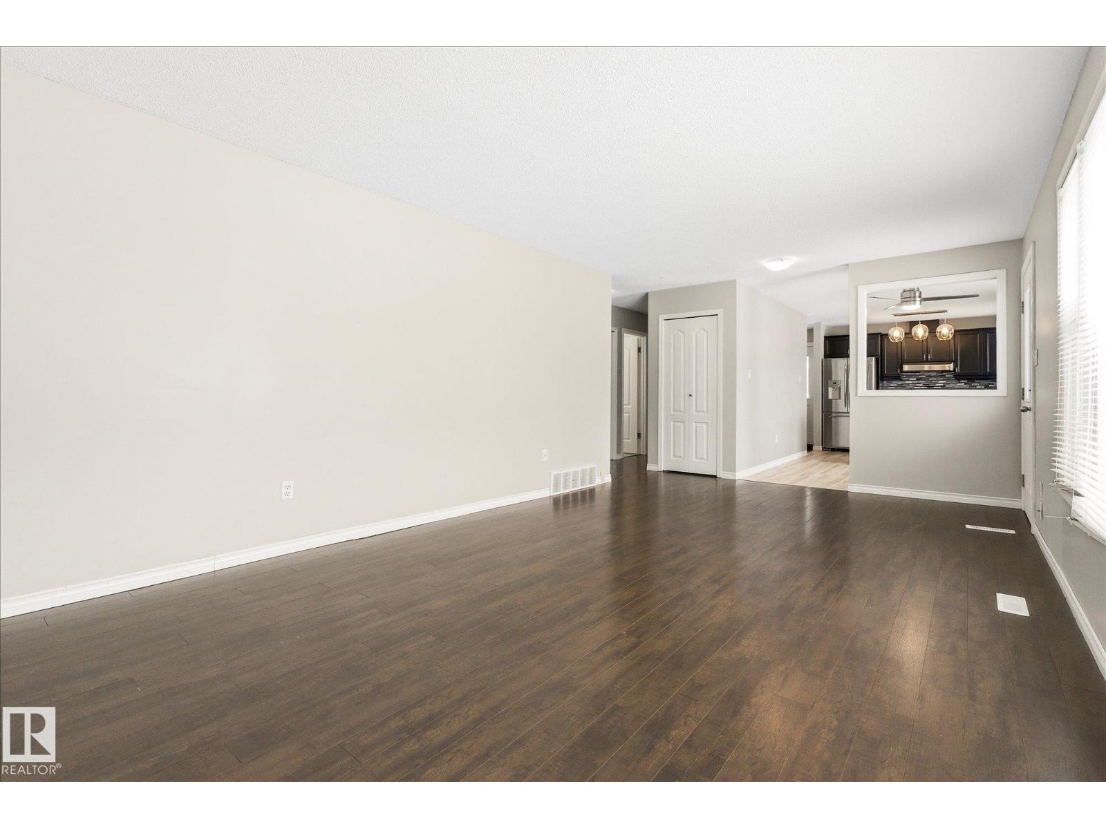 4326 49 Ave - photo 4