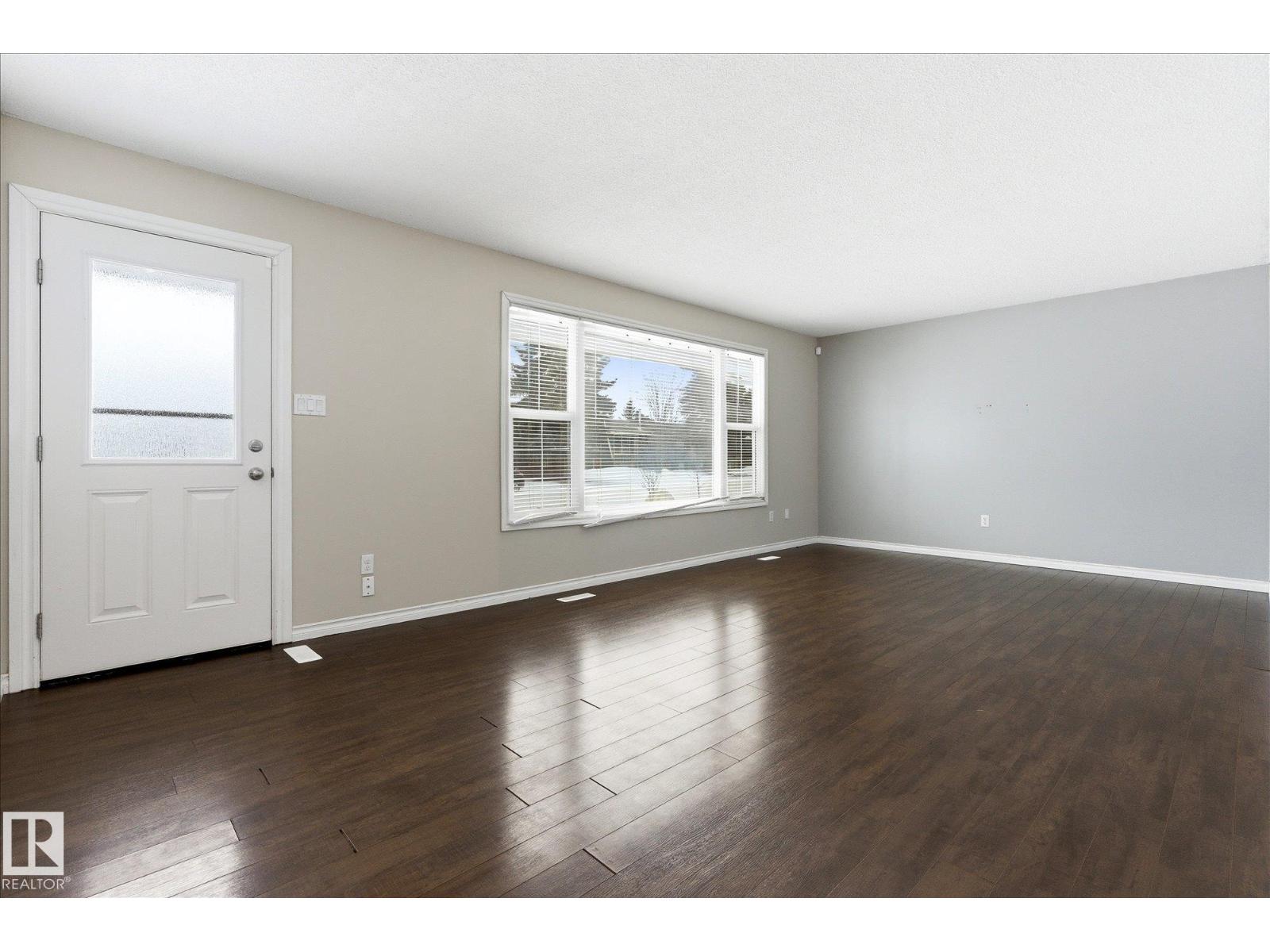 4326 49 Ave - photo 5