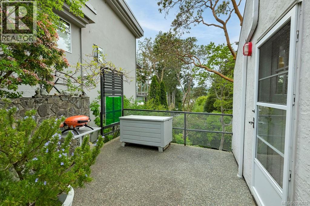 317 Bessborough Close - 16