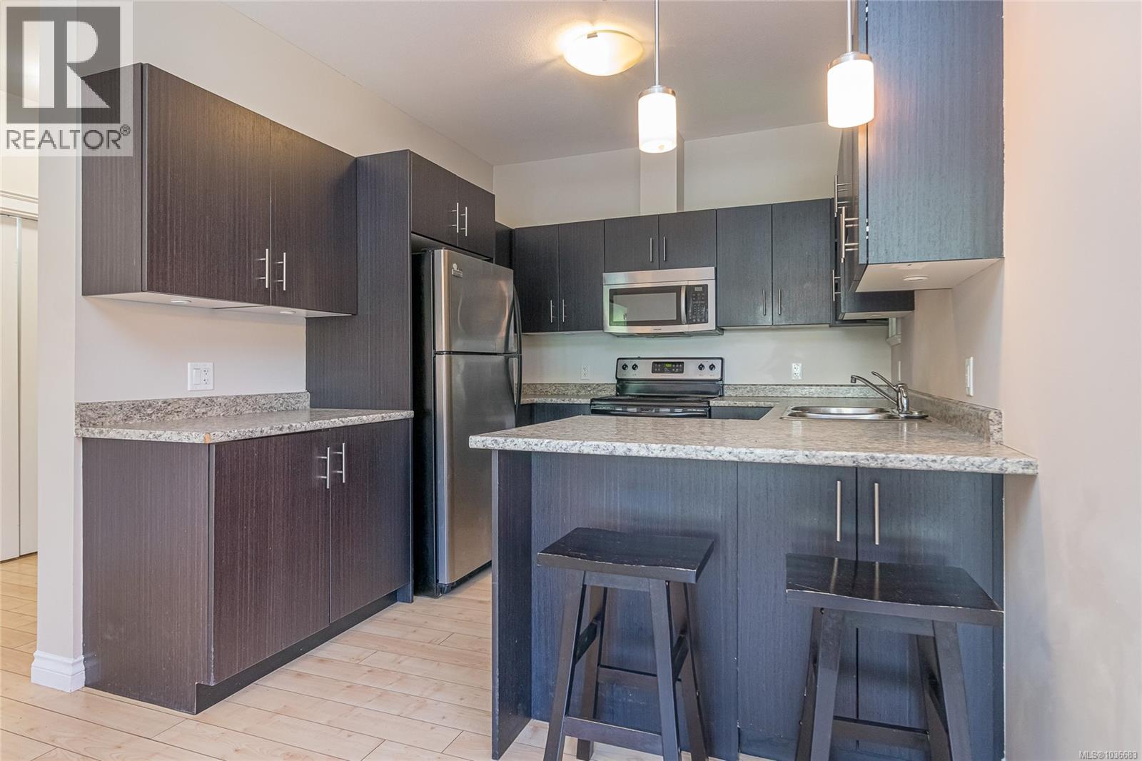 #106 2115 Meredith Rd - 10