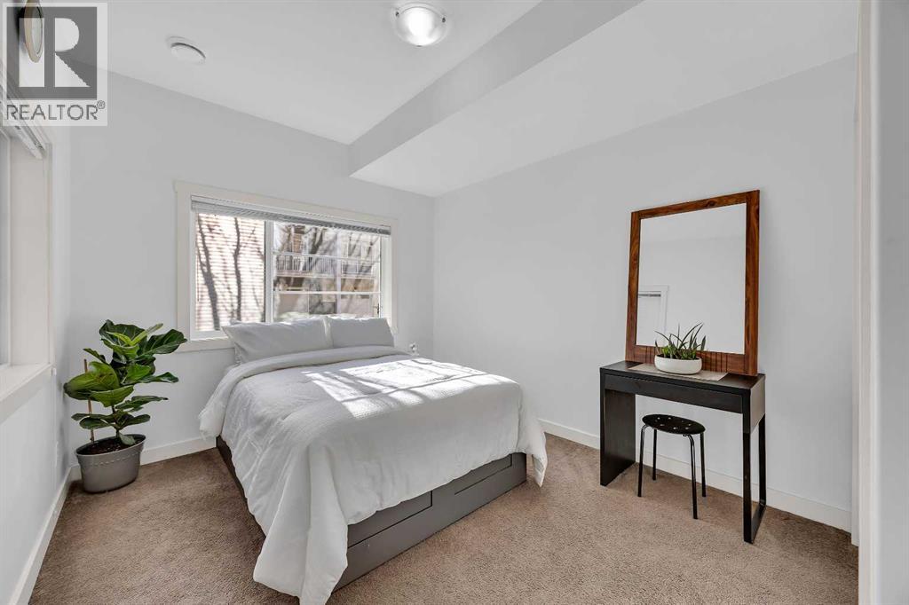 405 Redstone View NE - 6