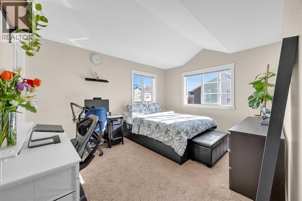405 Redstone View NE - 29