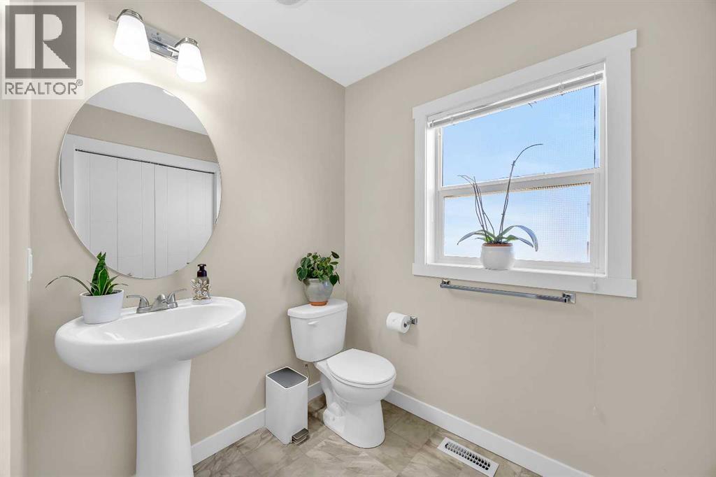 405 Redstone View NE - 22