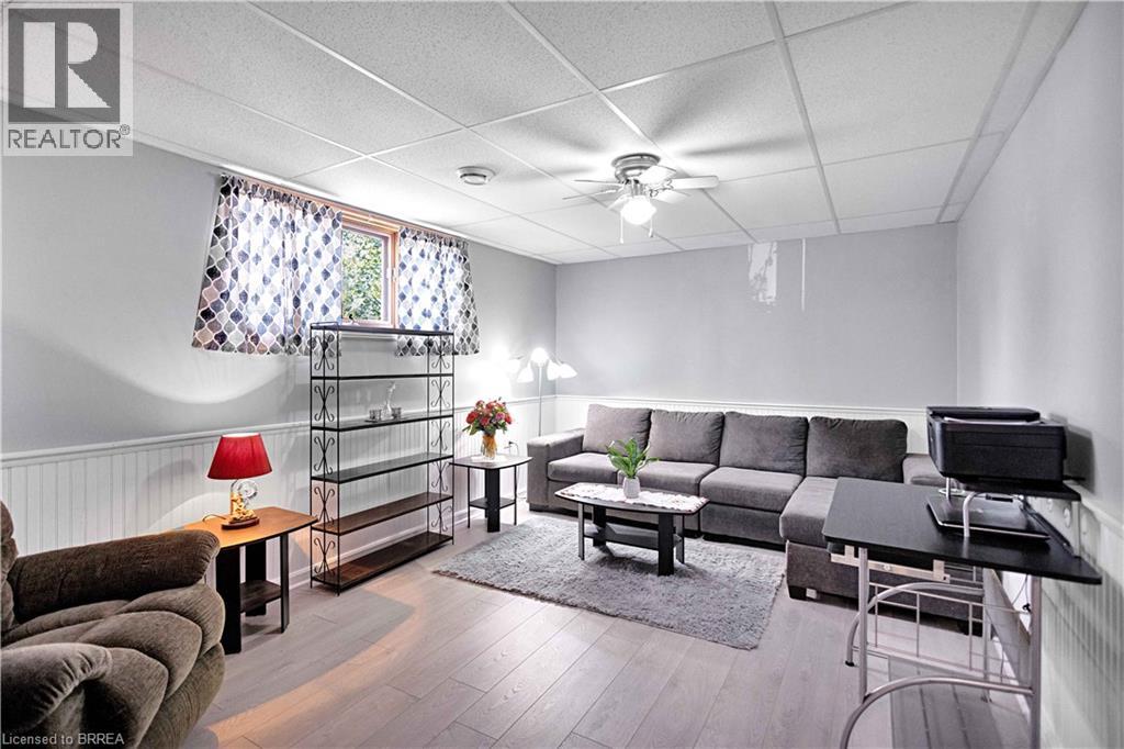 16 SANDLEWOOD Avenue, Brantford, Ontario, N3V1C6 — Photo 7