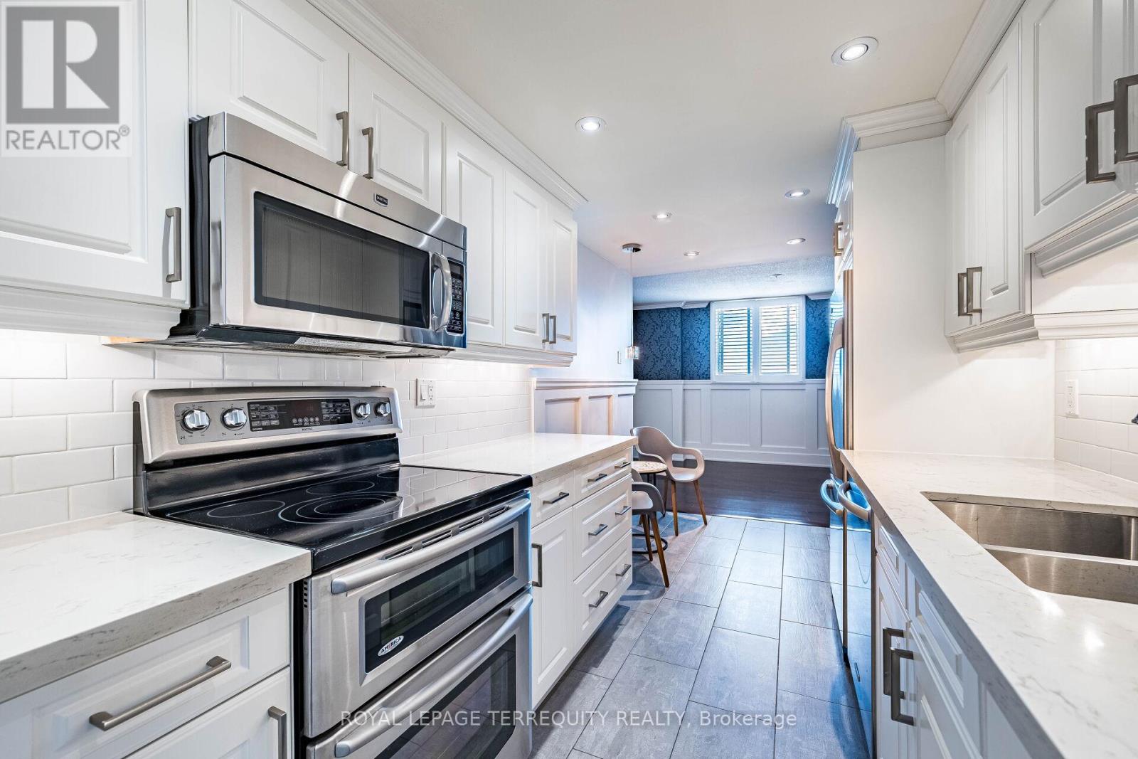 #1902 820 BURNHAMTHORPE ROAD - 12