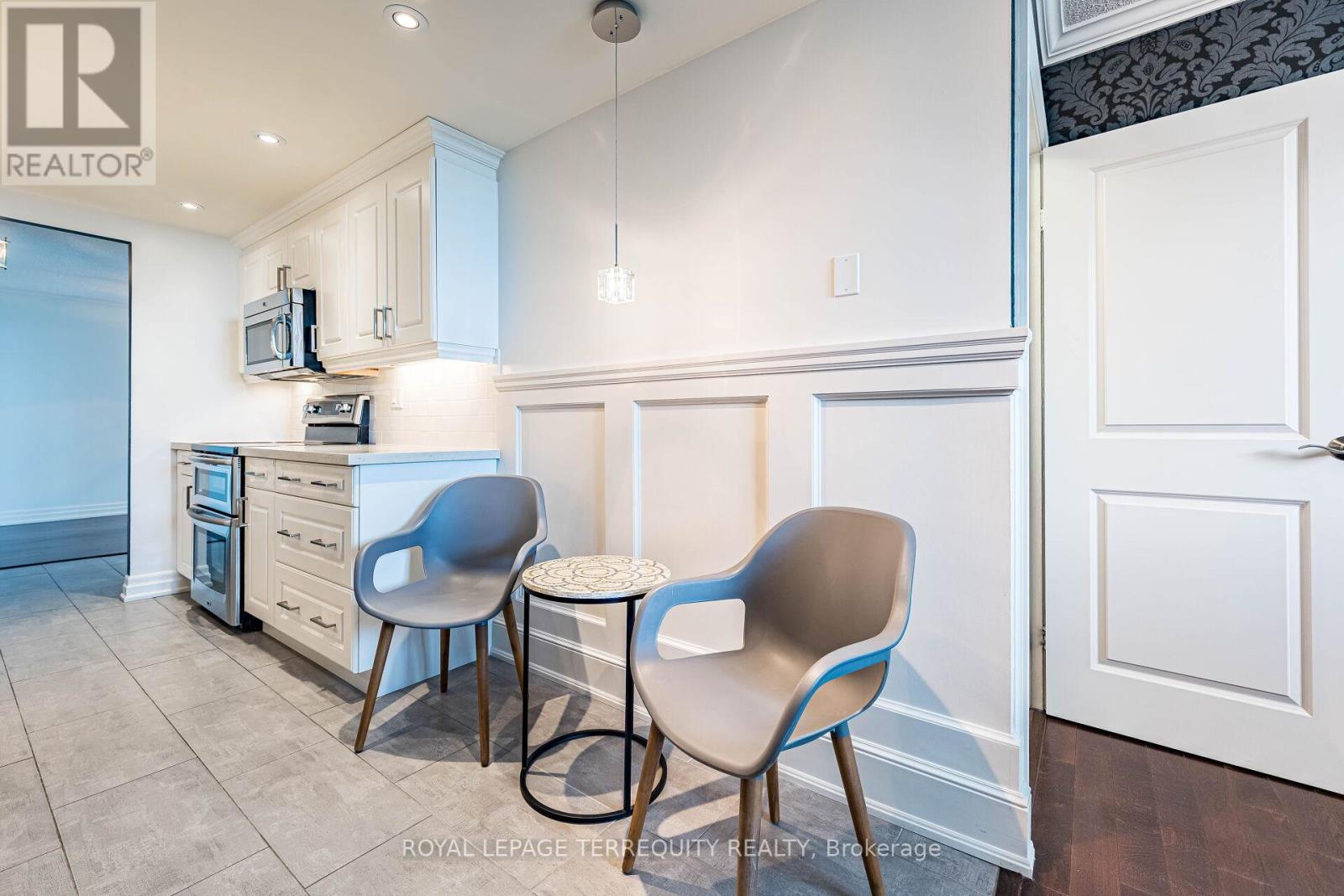 #1902 820 BURNHAMTHORPE ROAD - 13