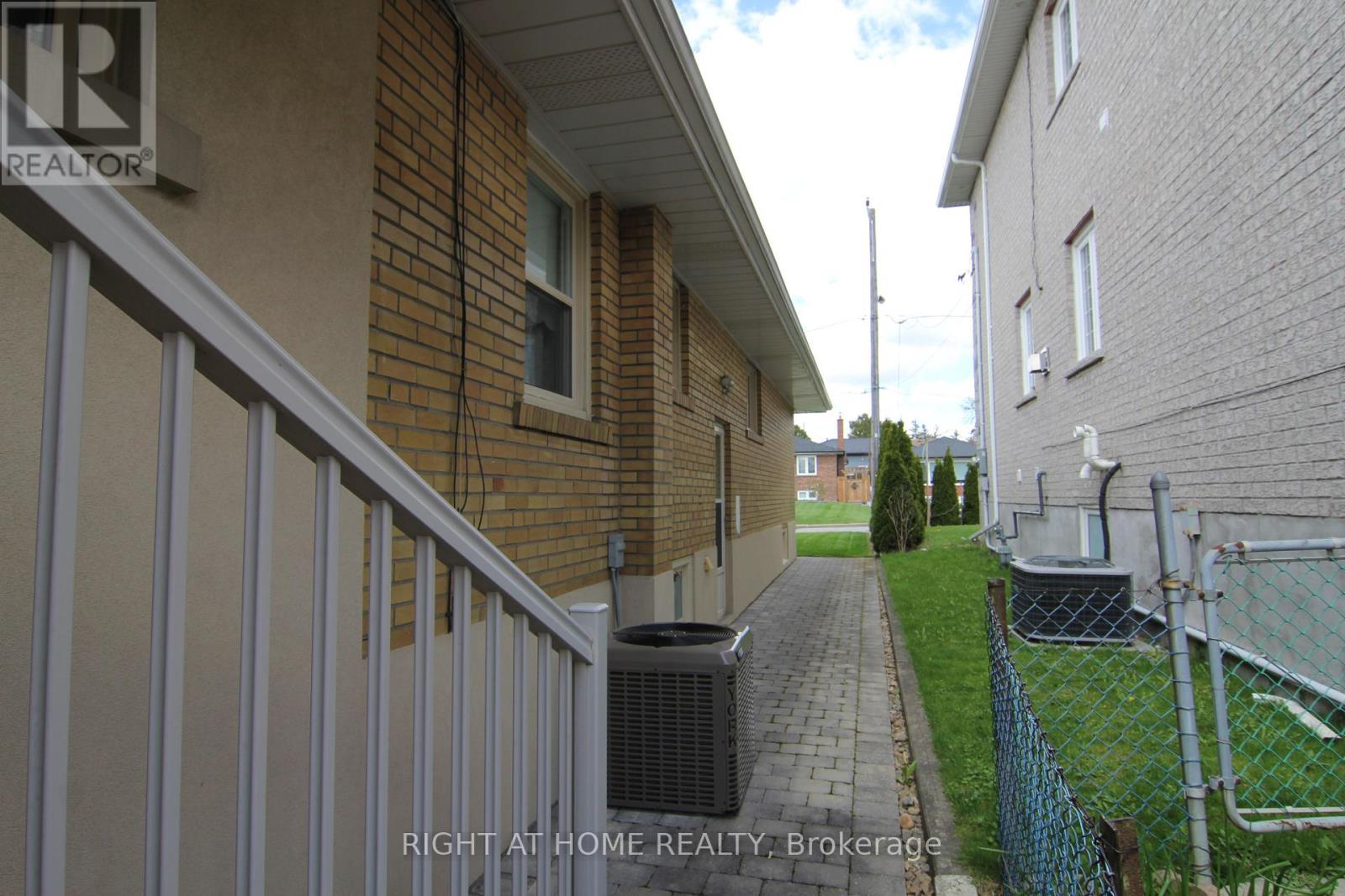 2 MANRESA LANE - 11