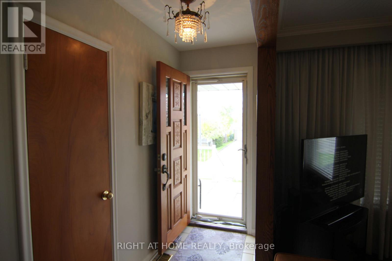 2 MANRESA LANE - 17