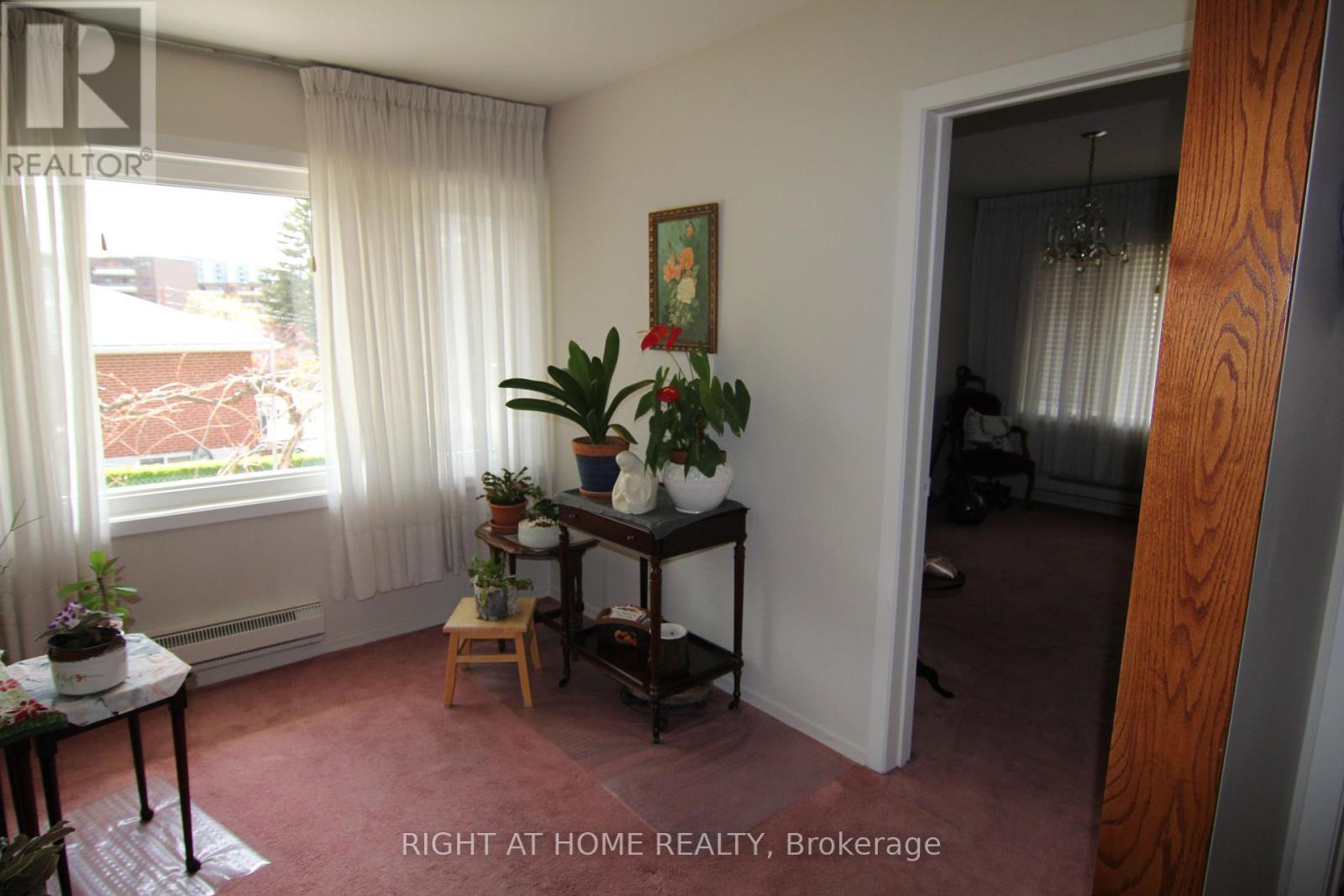 2 MANRESA LANE - 29