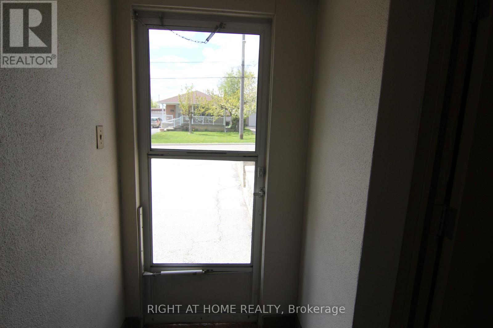 2 MANRESA LANE - 43