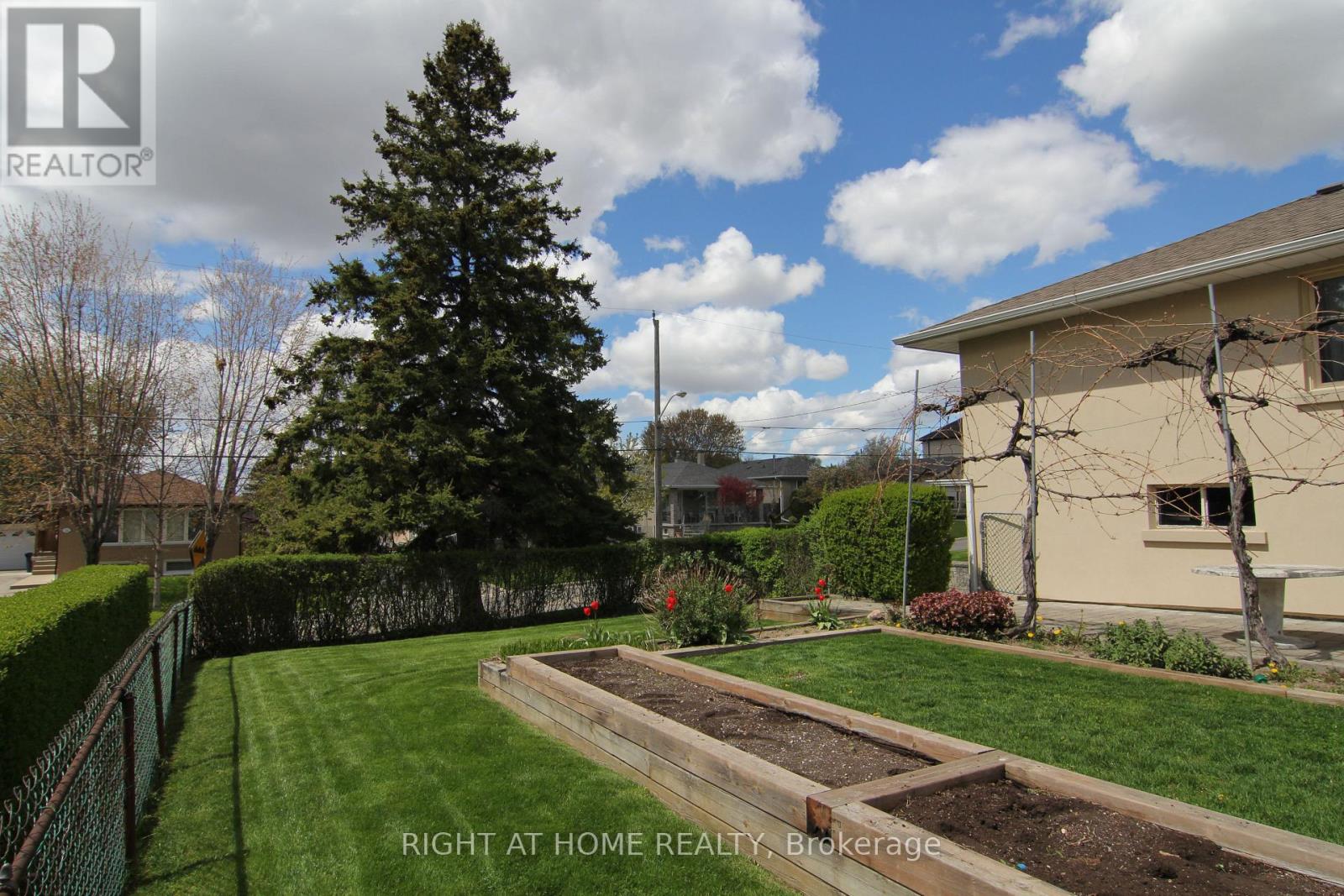 2 MANRESA LANE - 8
