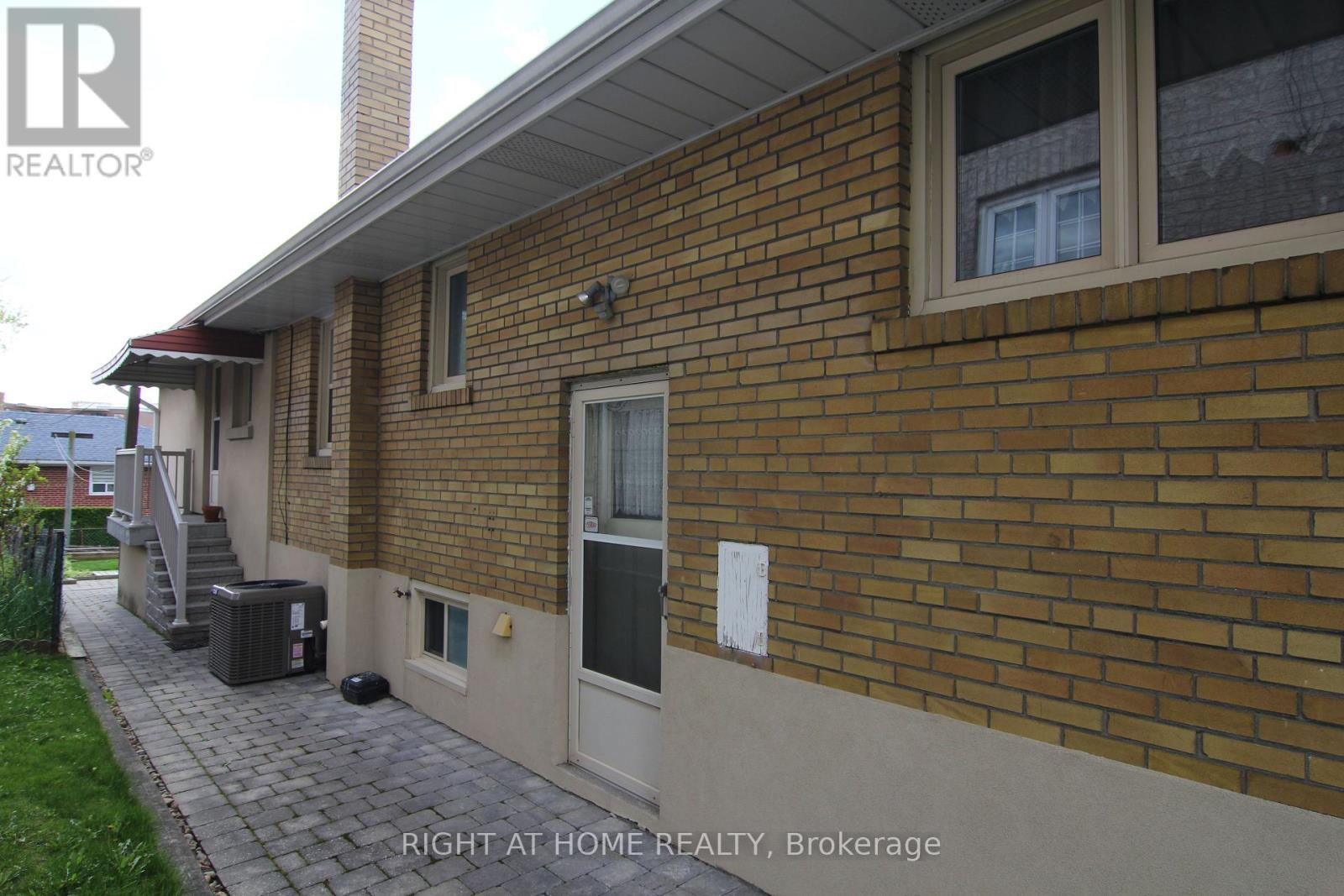 2 MANRESA LANE - 9