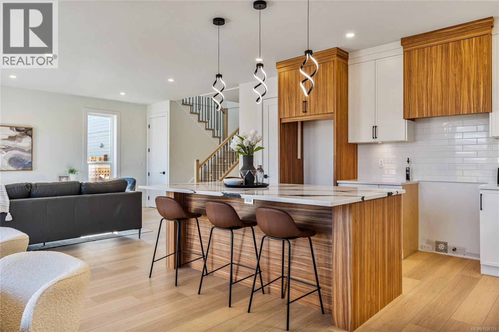 772 Plover Crt - Image 2