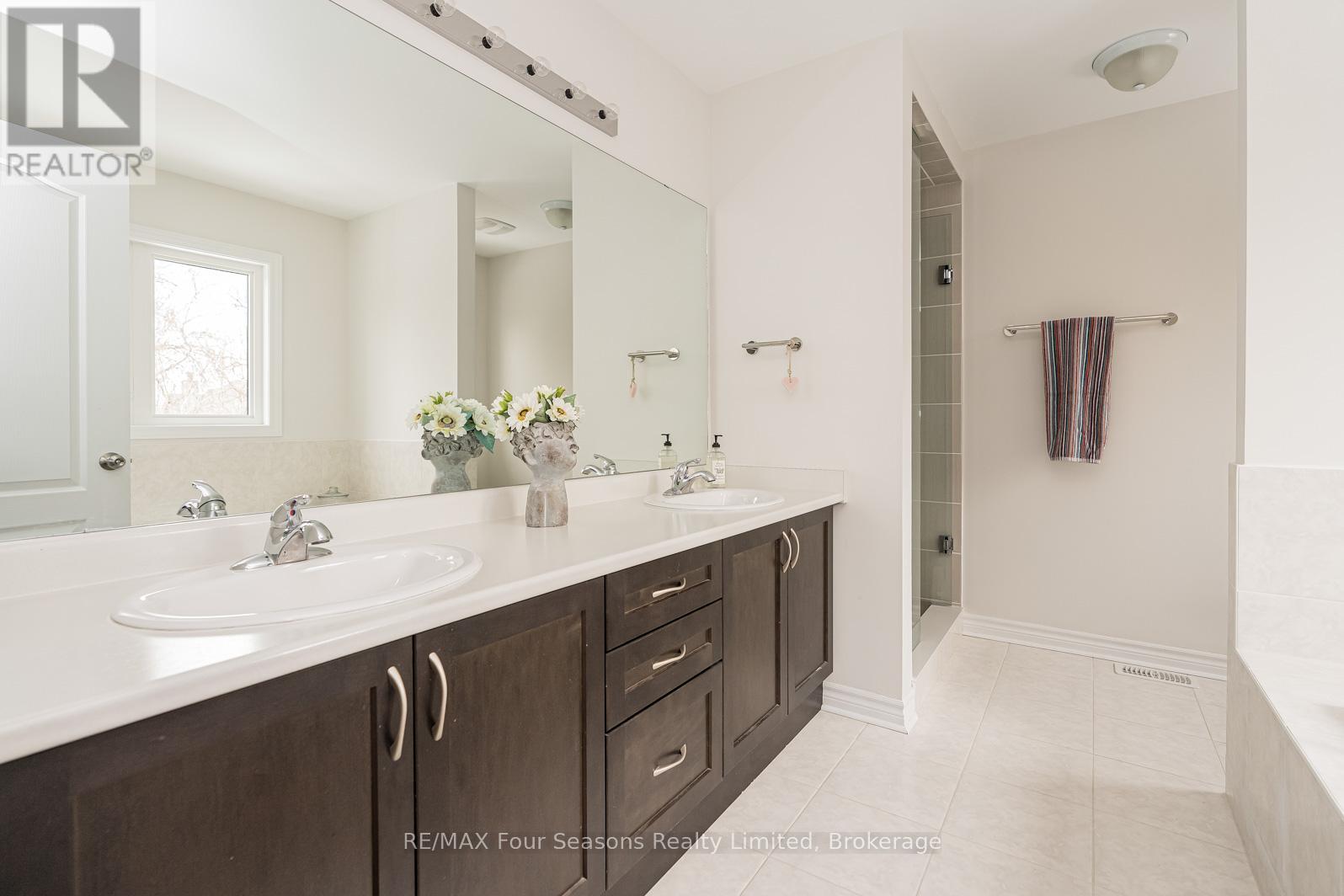 40 KIRBY AVENUE - 25