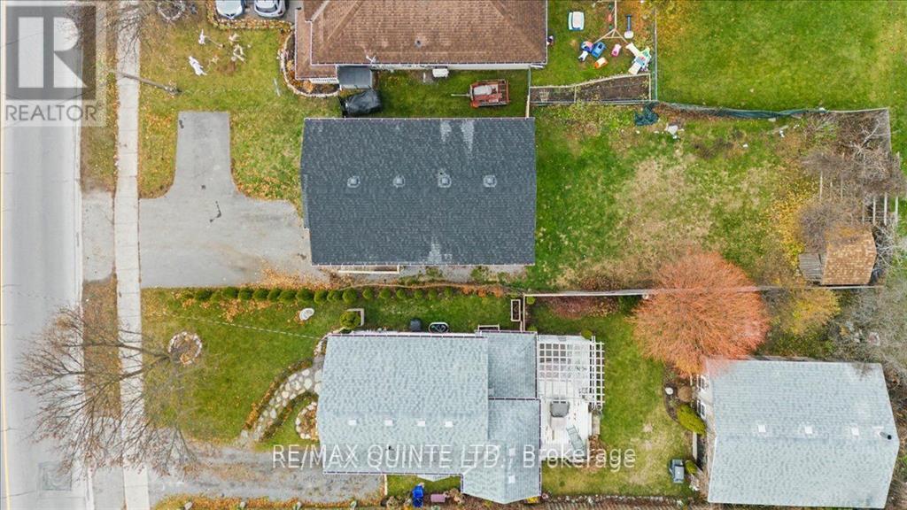 240 COLLEGE STREET E - 44