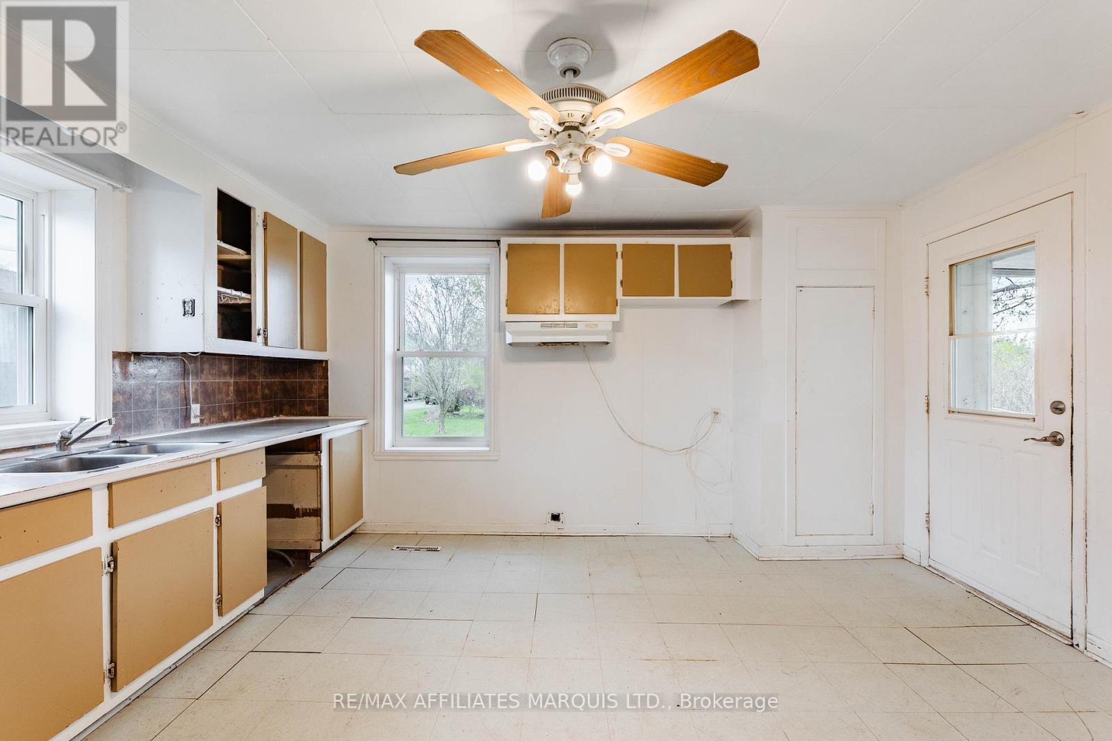 21910 SEGUIN MILL STREET - Image 31