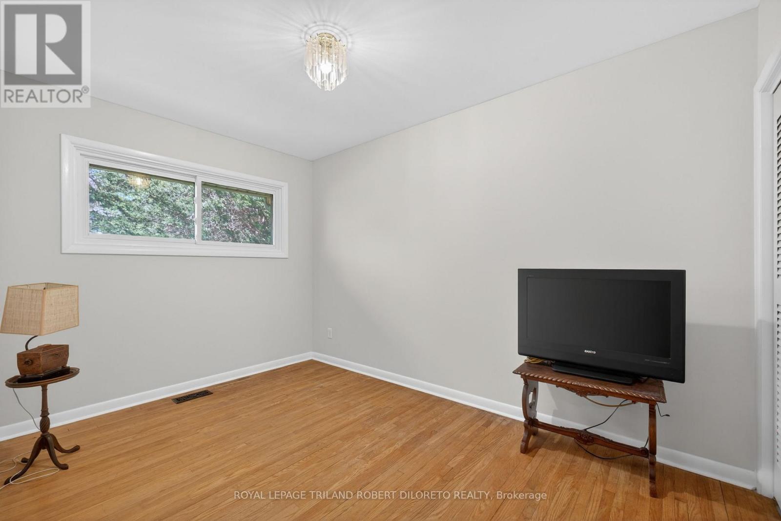 25 REGENCY ROAD - 15