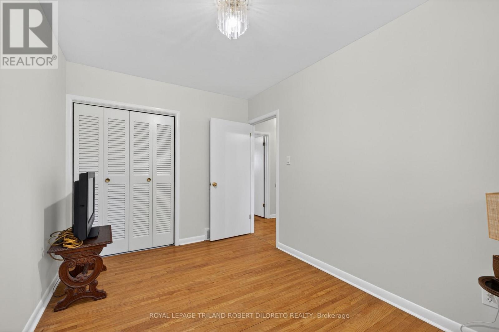 25 REGENCY ROAD - 16
