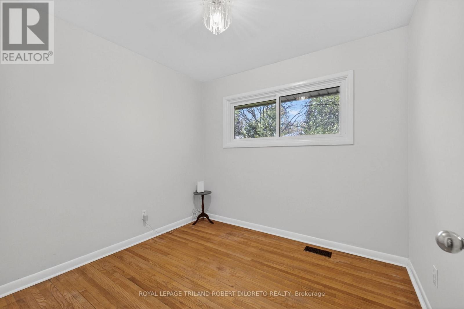 25 REGENCY ROAD - 17