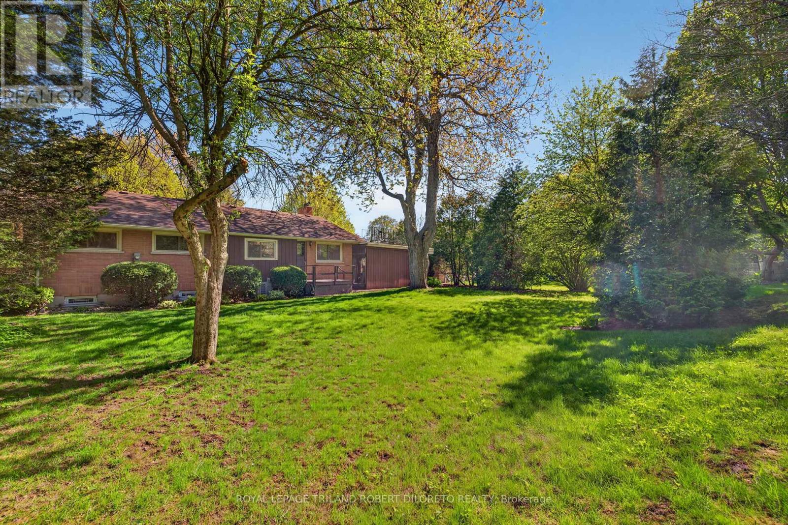 25 REGENCY ROAD - 23