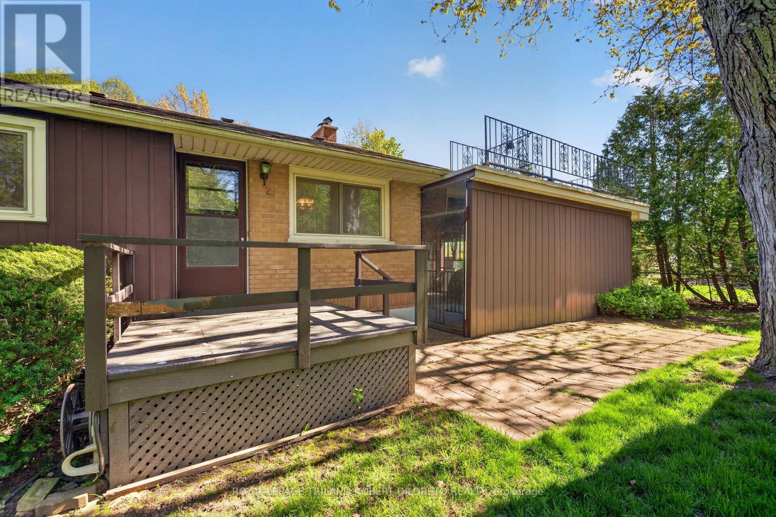 25 REGENCY ROAD - 24