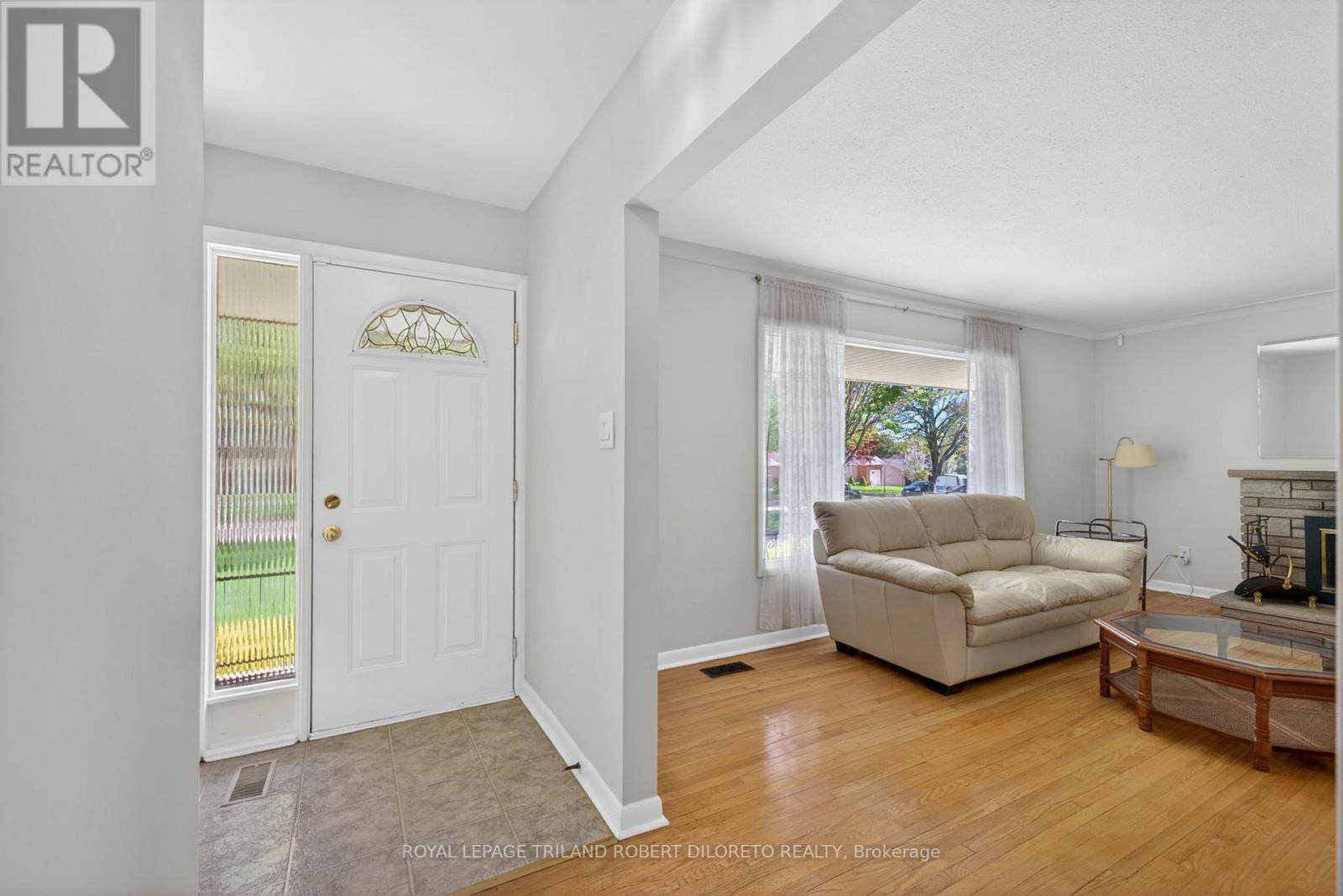 25 REGENCY ROAD - 4