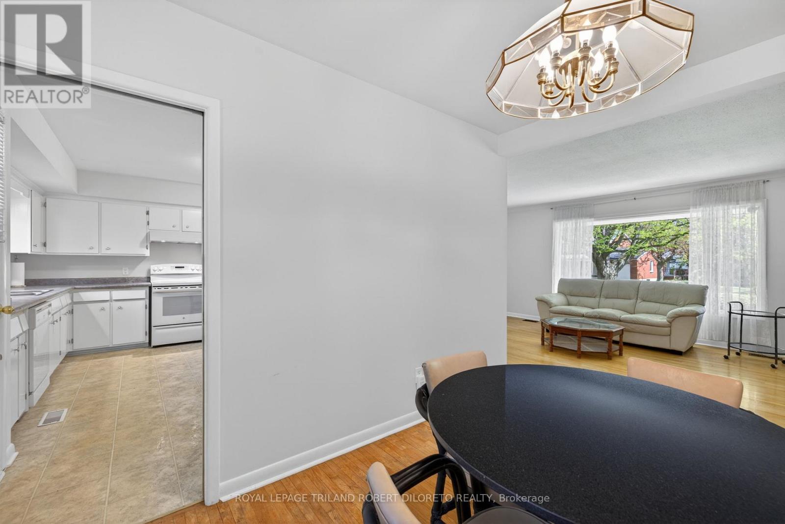 25 REGENCY ROAD - 8
