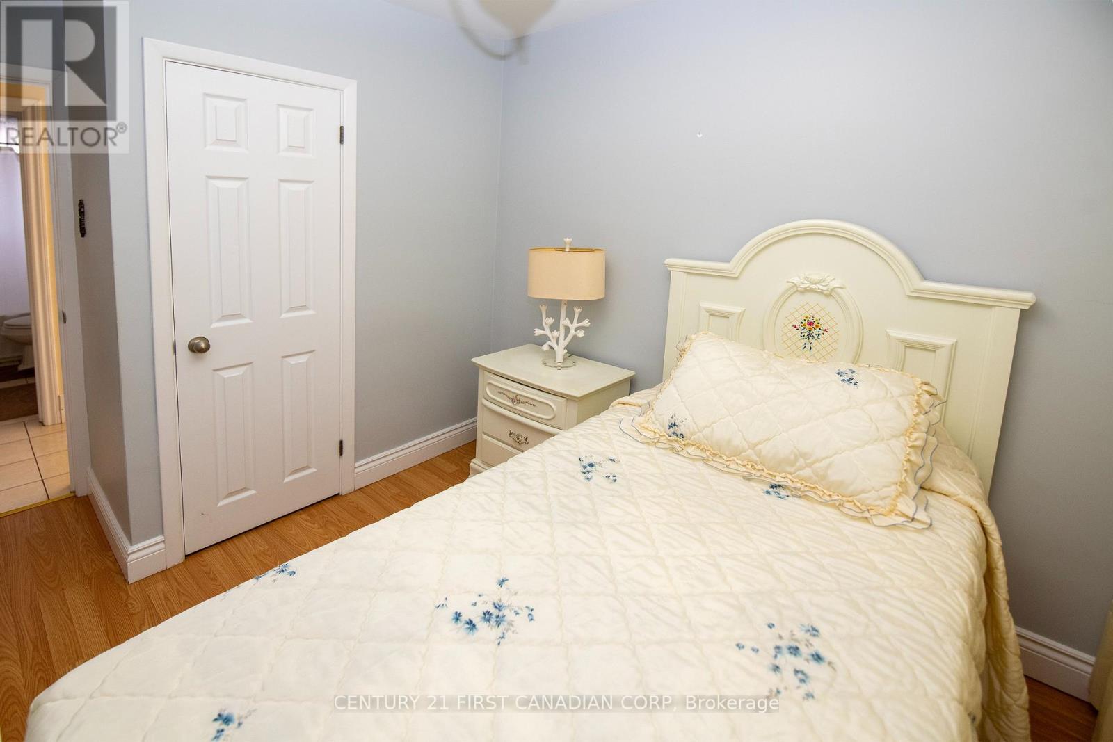 45 MANITOULIN DRIVE - 8