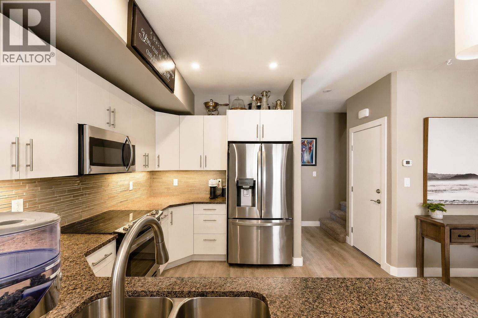 #104 801 Ontario Street - 15