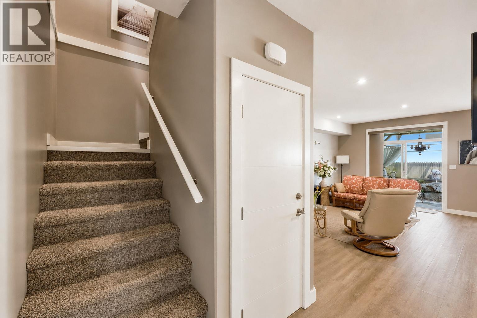 #104 801 Ontario Street - 23
