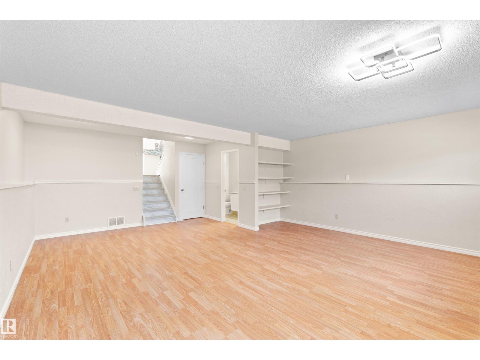 255 KIRKWOOD AV NW, Edmonton