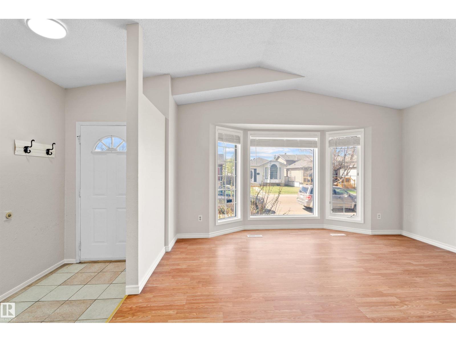 255 KIRKWOOD AV NW, Edmonton