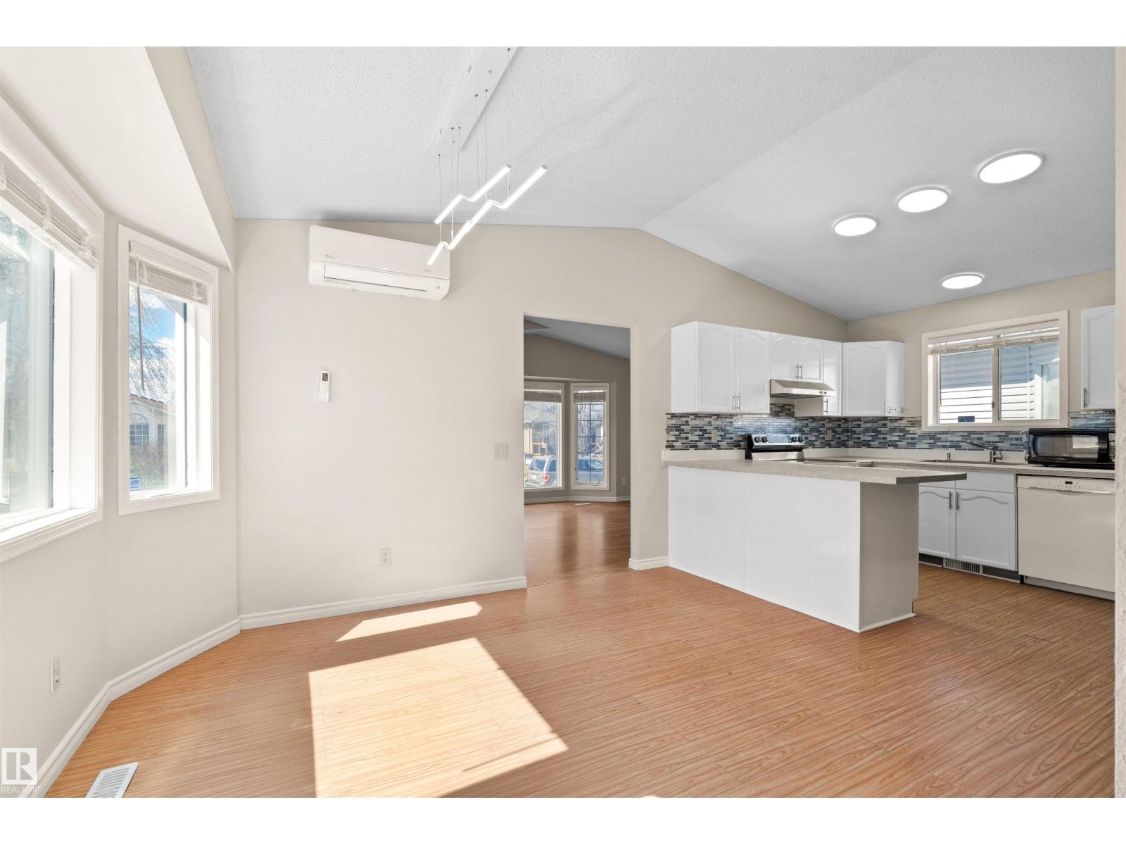 255 KIRKWOOD AV NW, Edmonton
