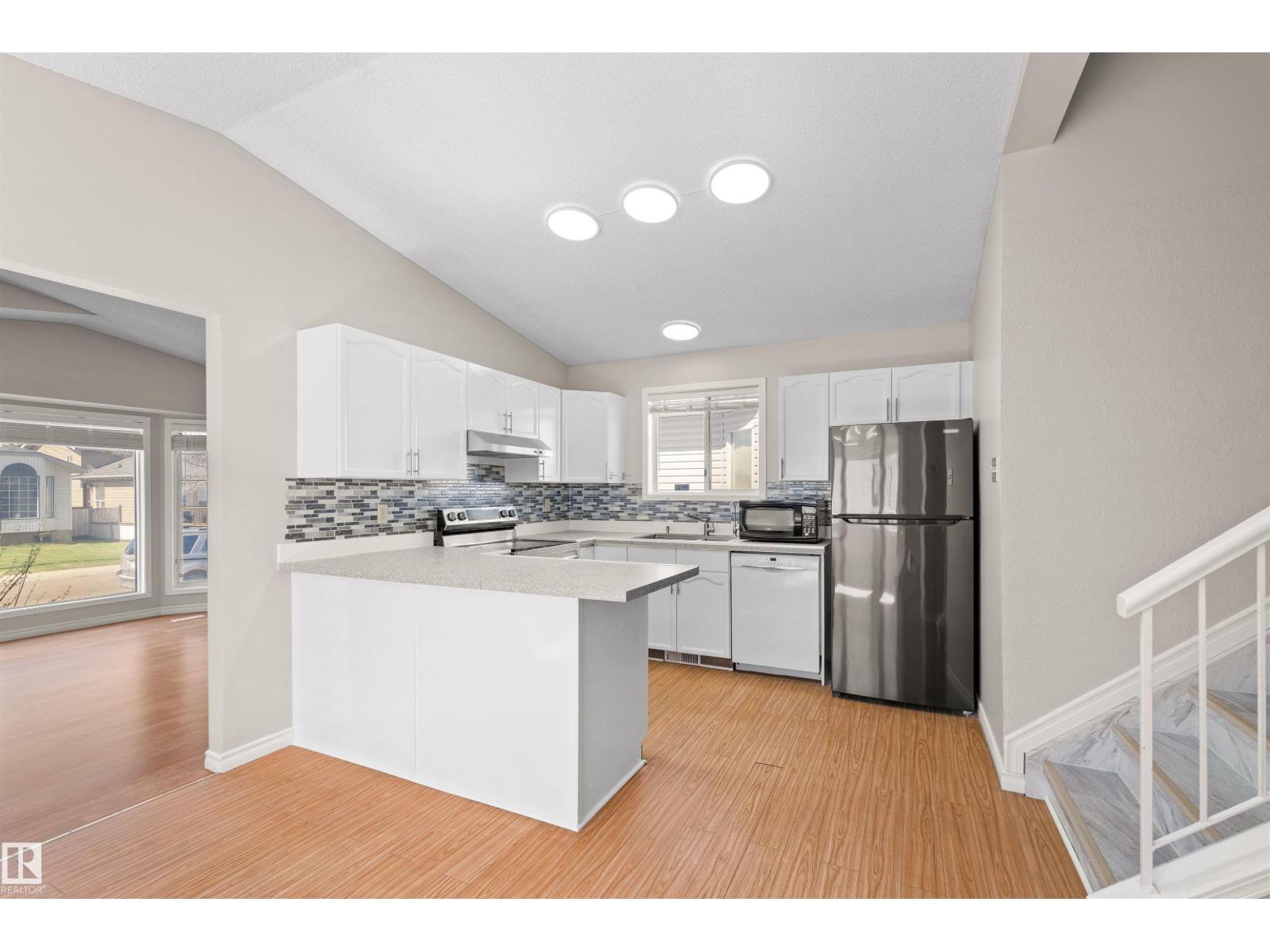 255 KIRKWOOD AV NW, Edmonton