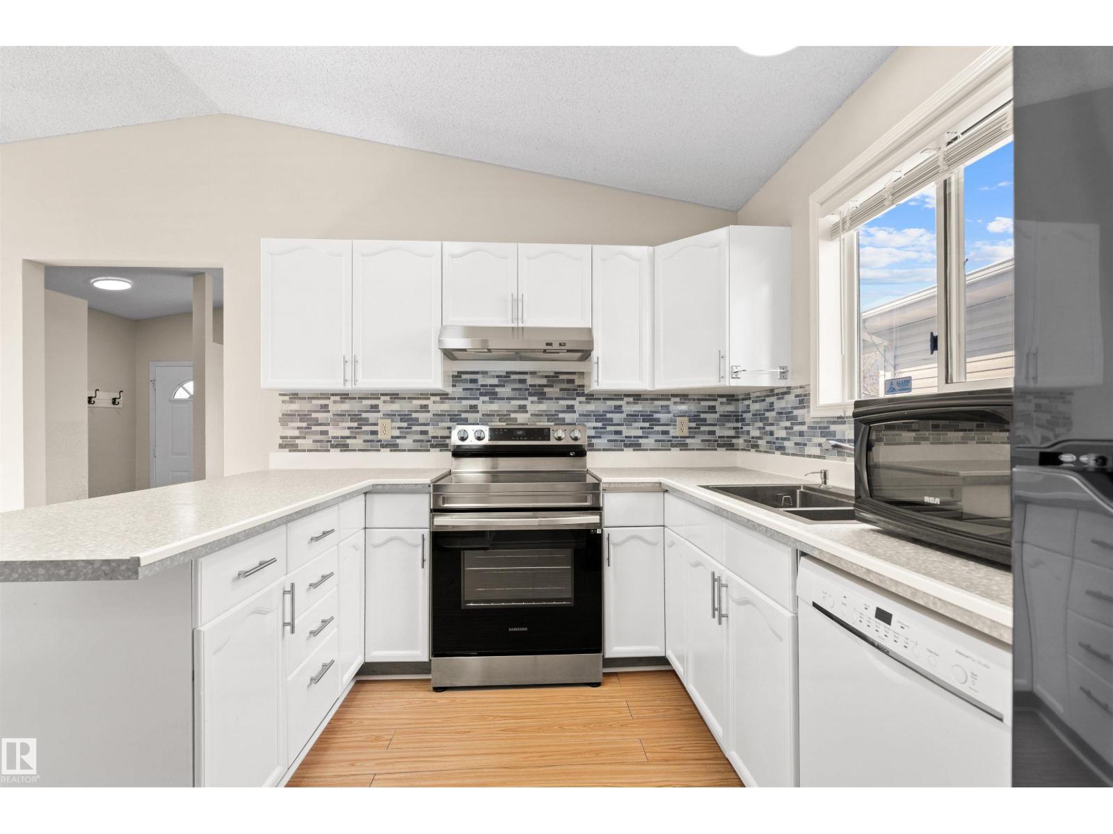 255 KIRKWOOD AV NW, Edmonton