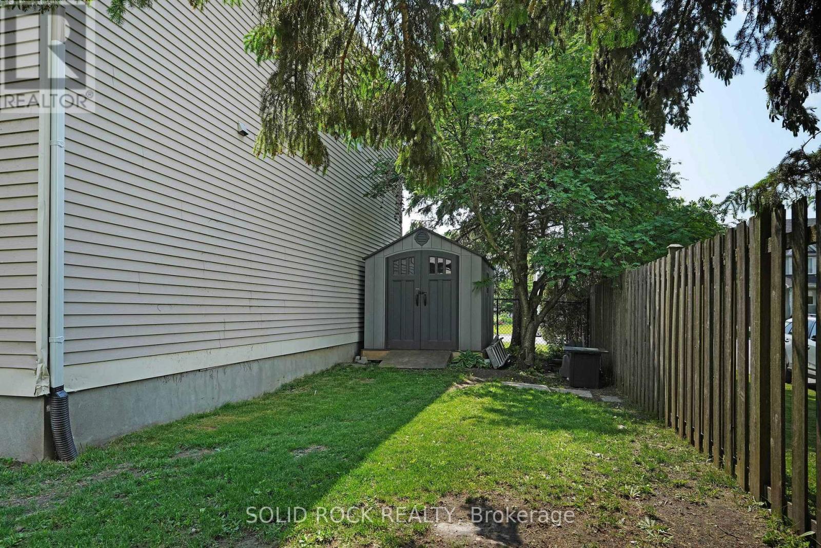 41 FRAMINGHAM CRESCENT - 42