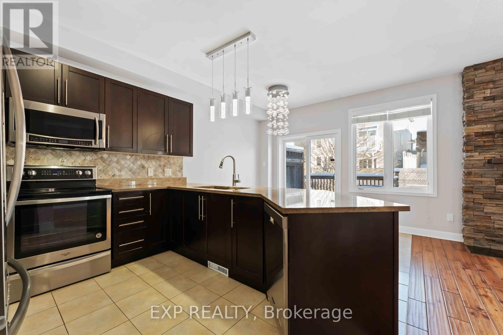413 TILLSONBURG STREET - 8