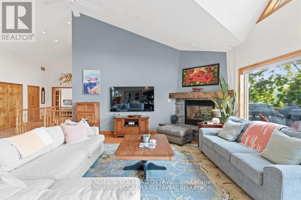 70 BELMONTE LANE - 12