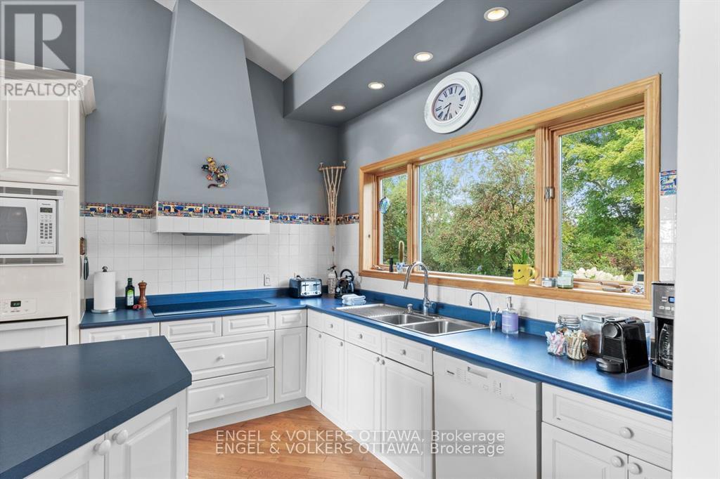 70 BELMONTE LANE - 15