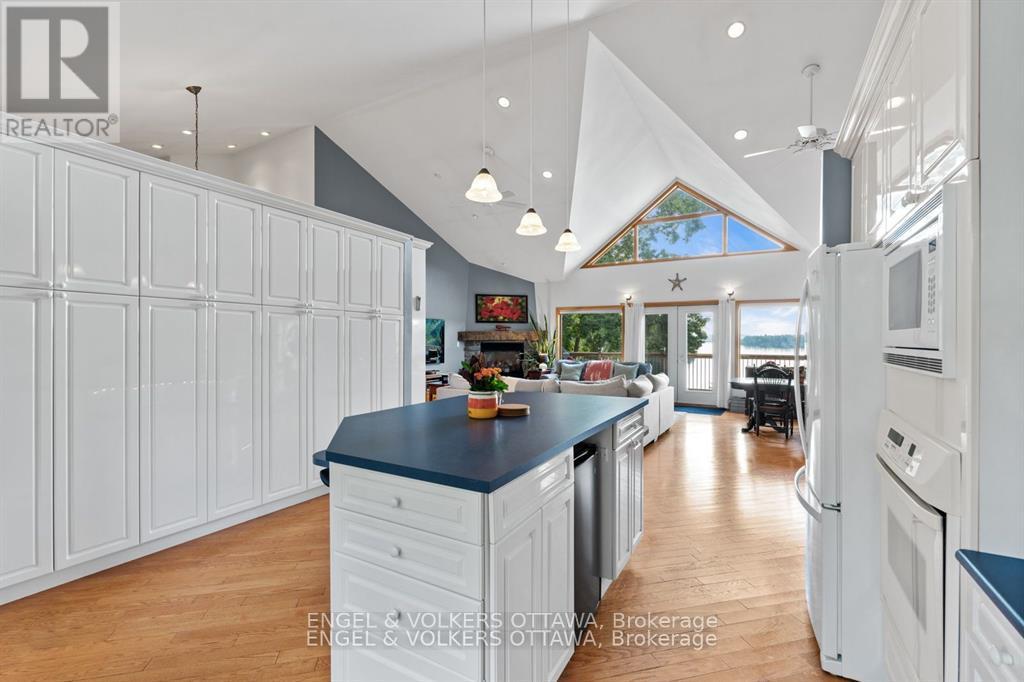 70 BELMONTE LANE - 16