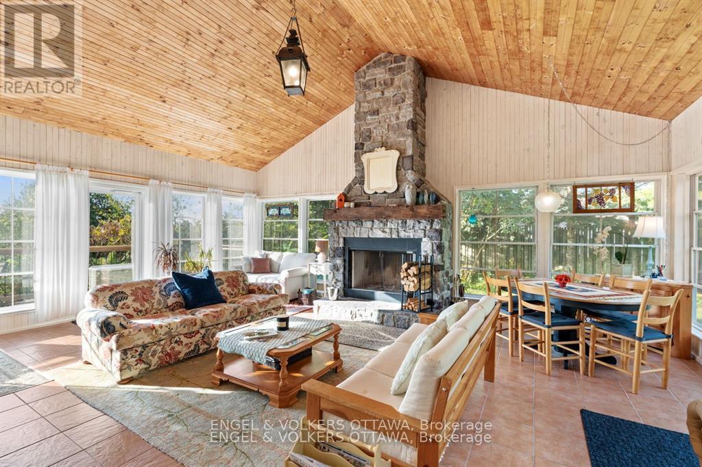 70 BELMONTE LANE - 24