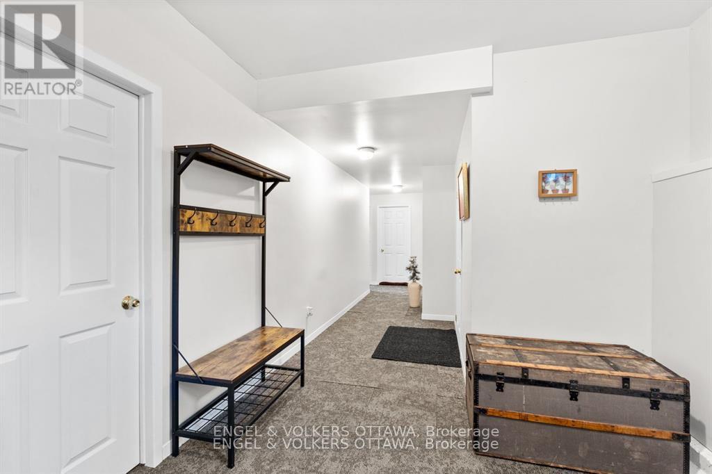 70 BELMONTE LANE - 30