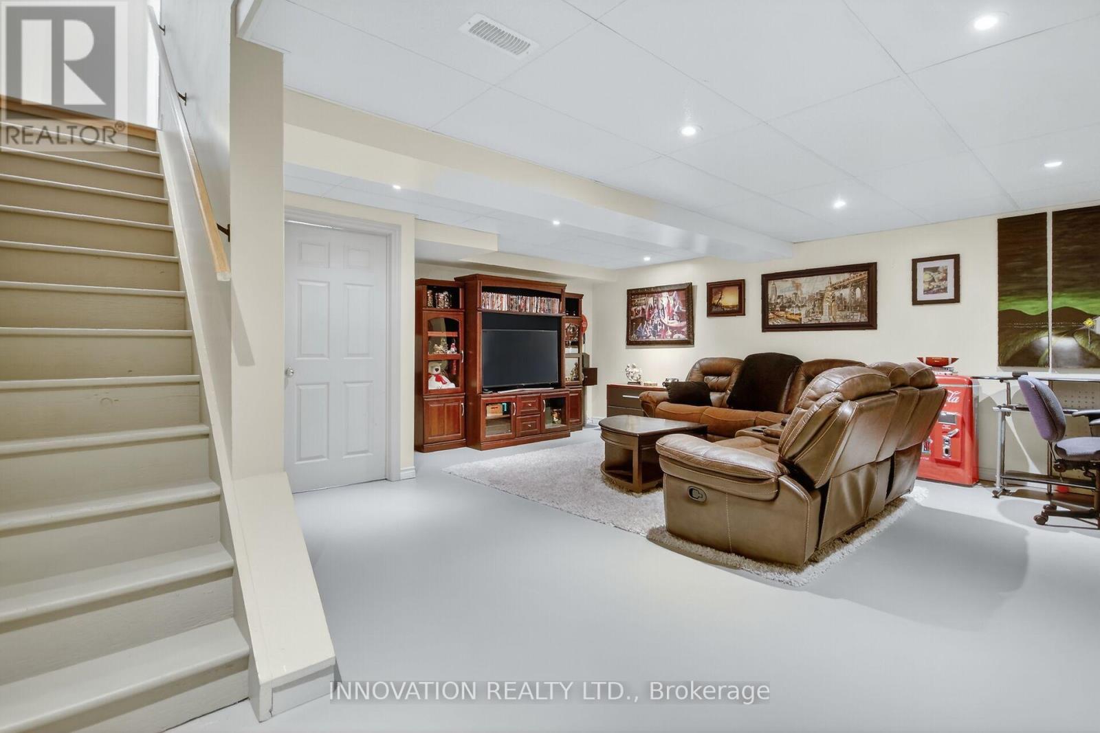 1773 BELLMANOR COURT - 32