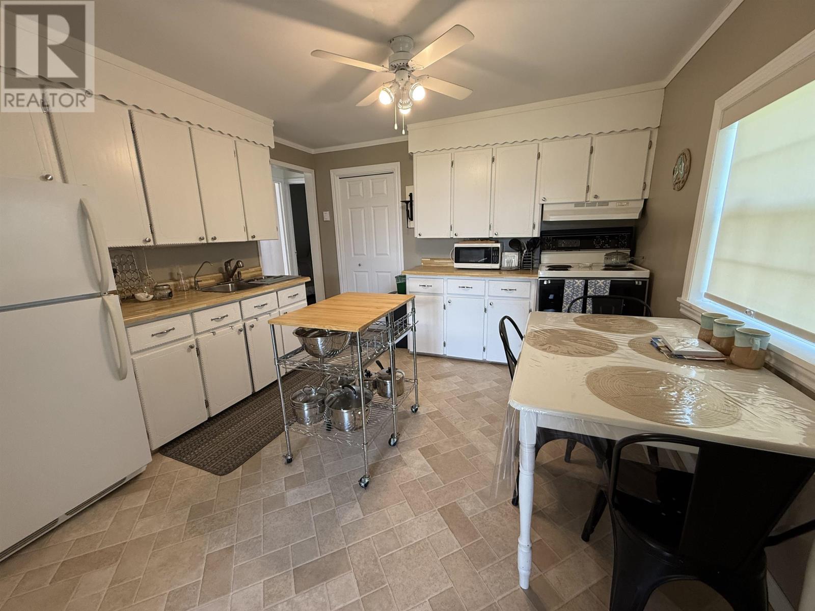 385 Stompin Tom Road - 16