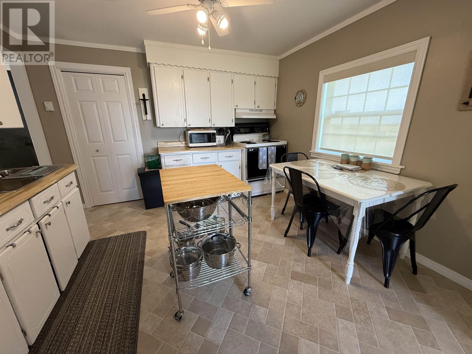 385 Stompin Tom Road - 17